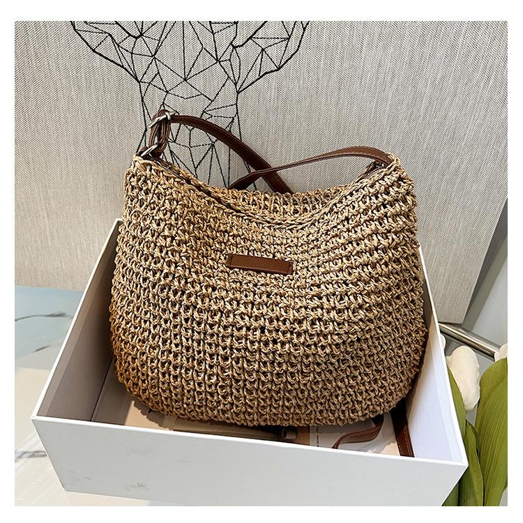 Small fresh woven bag women's simple and high-end straw woven messenger bag large capacity seaside vacation beach bag