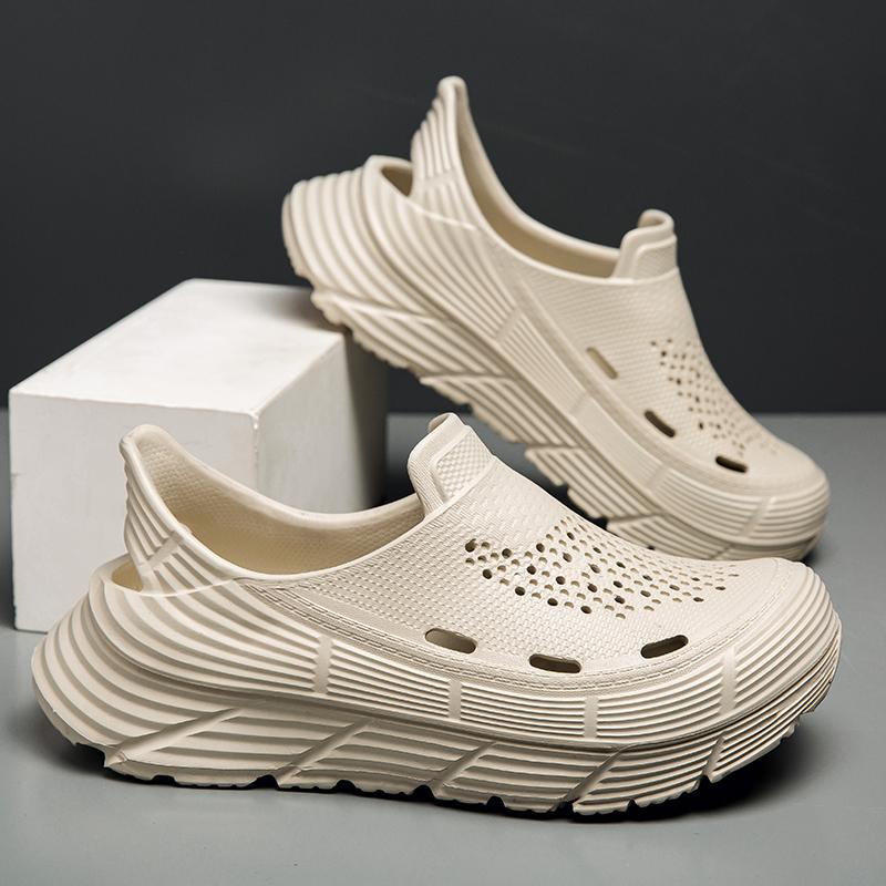 Fashion Design Sandals New Women Men Breathable Garden Clogs Shoes Outdoor EVA Holes Beach Shoes Summer House Slippers