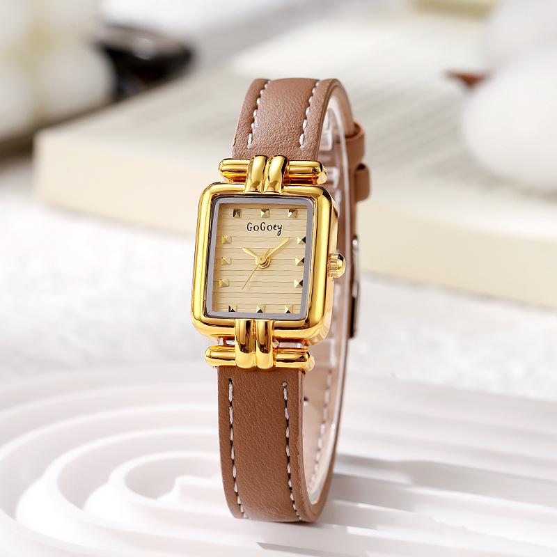 Ceas Nou pentru Femei Retro cu Cifre Romane - Curea de Piele de Lux & Vânzător Fierbinte