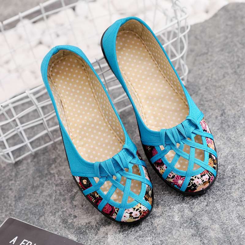 Summer Beijing cloth shoes women's mesh shoes single shoes hollow non-slip soft sole middle-aged and elderly mother shoes one pedal sandals women