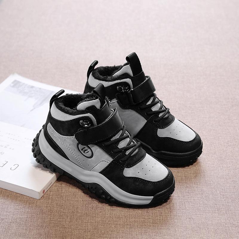 

Осень и зима новые круглый носок бархатные теплые толстая подошва увеличивающие рост кожаные зимние ботинки дети среднего и старшего возраста студенты мужского и женского пола с 38