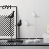 Figure Decorative Stile Nordico Uccellino Bianco e Nero, Scultura Artistica Moderna Minimalista per TV Statuette Animali in Resina Artistica Mobile Libreria