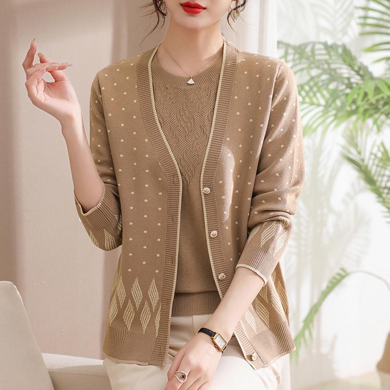 

Mom s Elegance: Two-Piece Knit Set for Spring and Autumn - Long-Sleeved Cardigan for Middle-Aged and Elderly Women XL (100-110 kg) жёлтый/верблюд