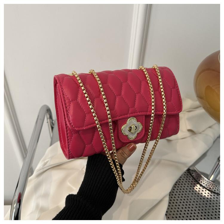 

В этом году популярная сумка-мессенджер с бриллиантами весна-лето 2024 года, новая модная сумка для женщин, высококачественная универсальная маленькая квадратная сумка. розы красного