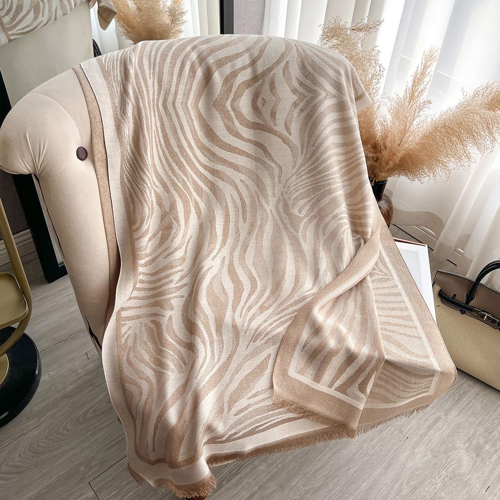 Leopardenmuster Imitation Kaschmir Dünner Schal Damen Goldfaden Leichter Luxus Vielseitiges Tuch Klimaanlagendecke Leichter Luxus Einfaches Tuch