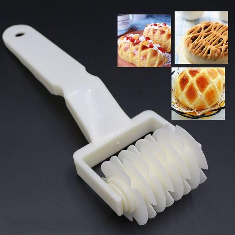 1 buc. Instrument de copt de dimensiuni mici pentru prăjituri, pizza, pâine, patiserie, tăietor cu role din plastic