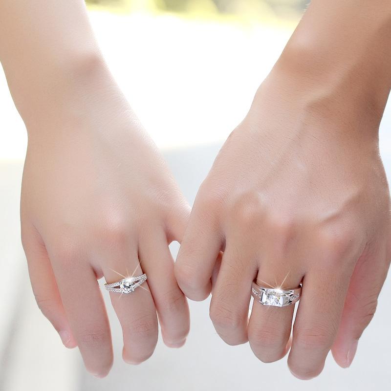 2Pcs/conjuntos Geométrico Amor Coração Zircão Anéis Pares Anéis para Casal Promessa Combinando Conjunto de Anel de Casamento Jóias Designer Sênior