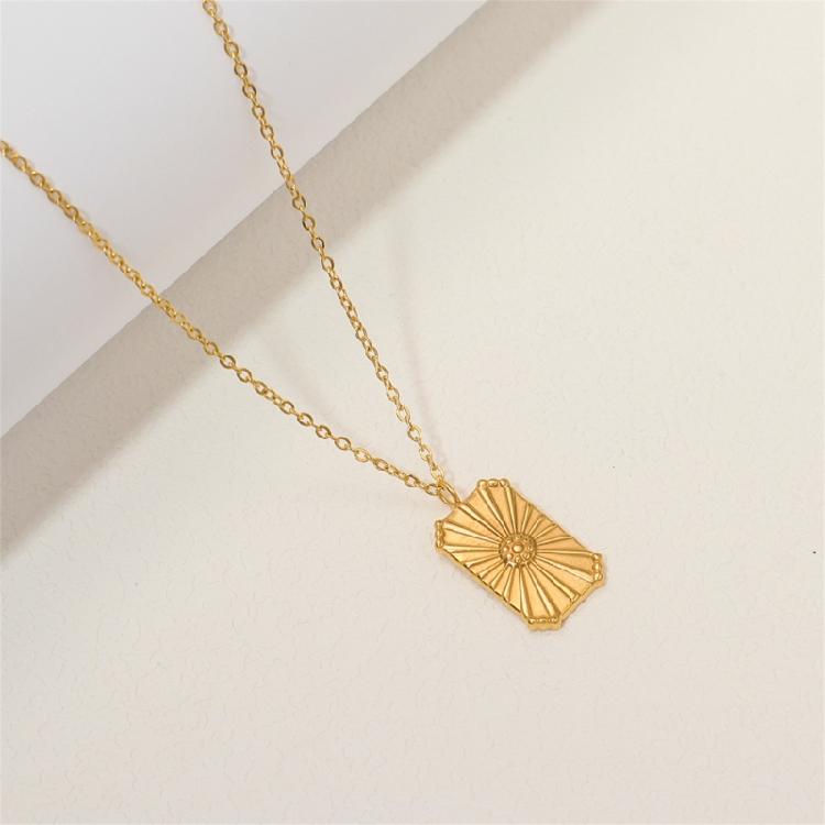 Women's Waterproof Star Pendant Necklace with Pearls Chain 18K Gold Plated Stainless Steel Materials Stylish Outfiuts