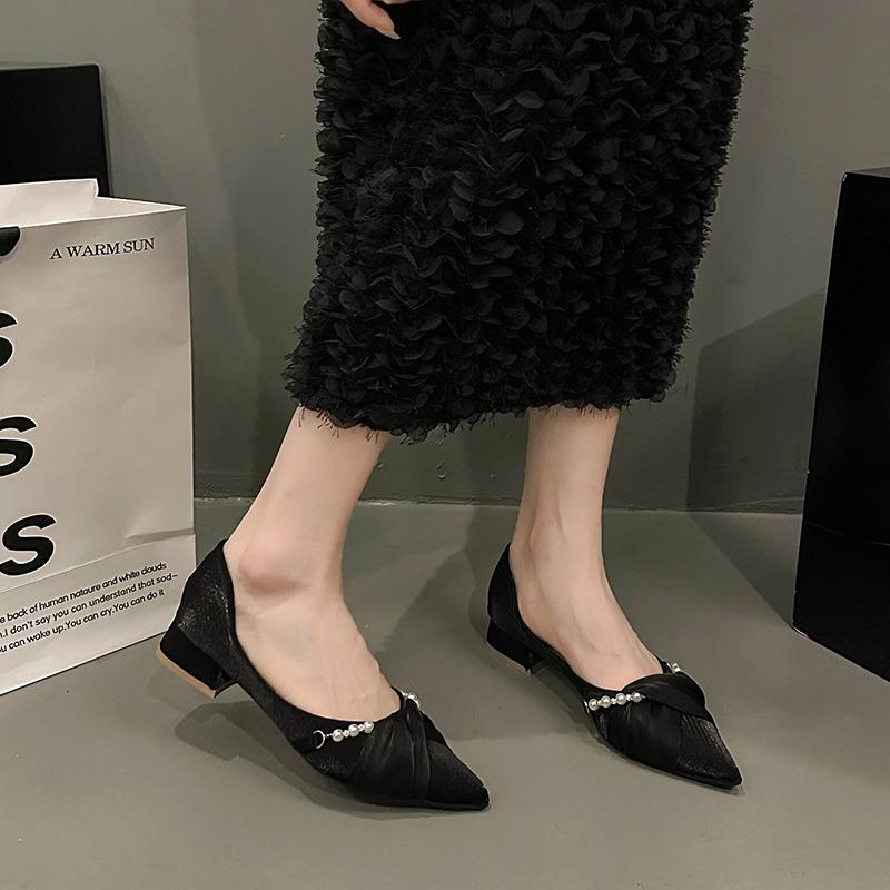 Fashion Spring New Coarse Heel Shoes Women's Fashion Pointed Shallow Mouth Beaded Slip-on Soft Soles Non-slip Low Heels