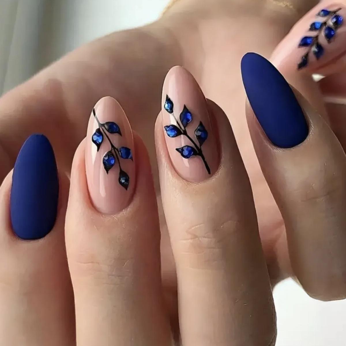 

Almond-Shaped Matte Blue Leaves Rhinestone Detachable False Nails