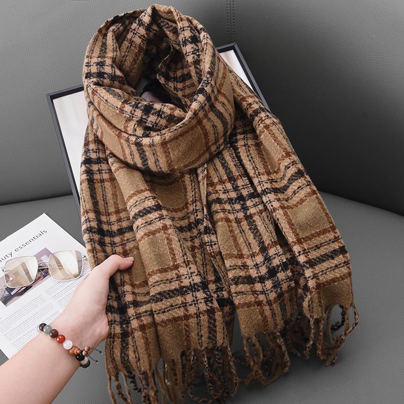 

Fashionable Literary Outer Scarf Autumn and Winter Ladies Elegant Temperament Warm Tassel Shawl 65*180