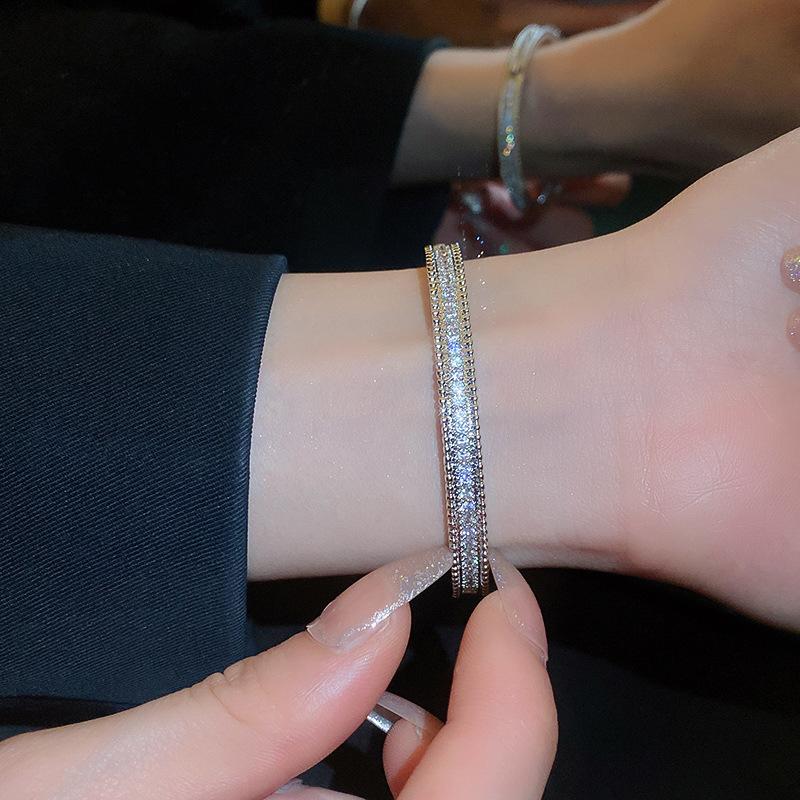 Lekka, luksusowa, wysokiej jakości bransoletka z cyrkoniami. Osobowość Minimalistyczna elegancka bransoletka. Bransoletka z wzorem mody mniejszości europejskiej i amerykańskiej