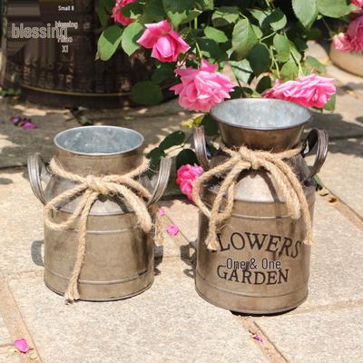 Milchkännchenförmiger Eisen-Blumenkübel im Retro-Stil für Trockenarrangements