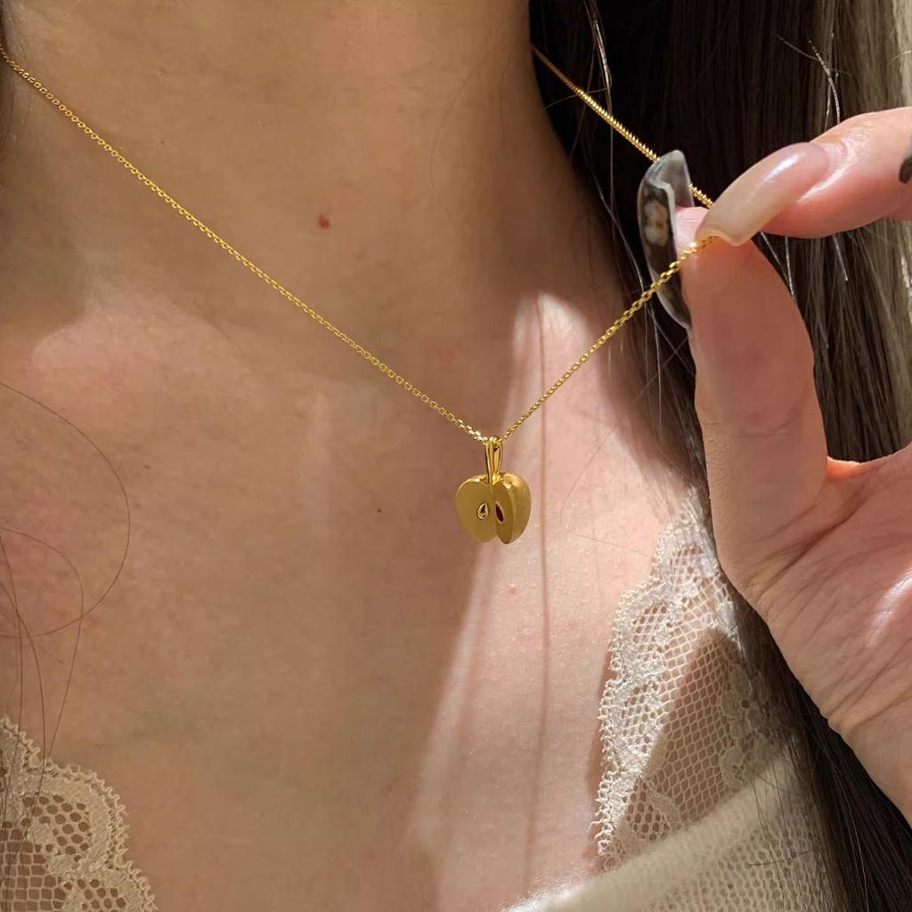 Mittelalterliches Gold gebürsteter Apfel Wunschfrucht Anhänger Halskette Heiligabend Weihnachten Diamant Sternenförmige Schlüsselbein Kette Damen