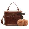 This year, popular small bags are women's autumn and winter versatile fashionable retro shoulder messenger bags, portable bucket bags.