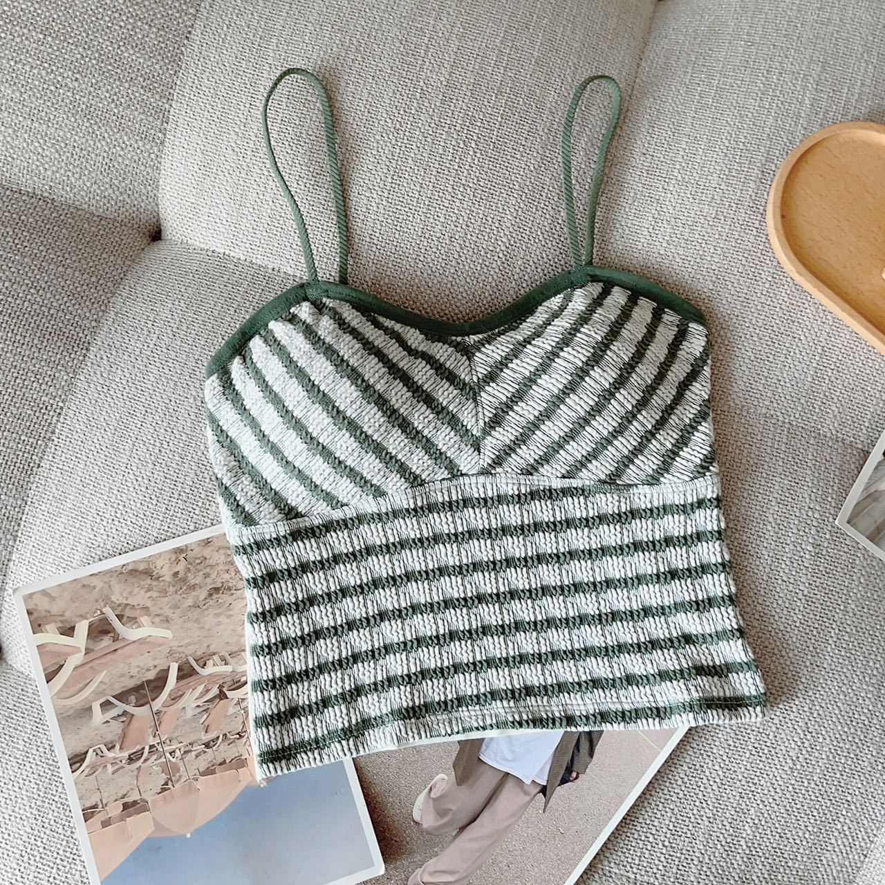 

Корейская версия тонкого контрастного полосатого ремешка с внутренней спортивной спинкой и тонким основанием с накладкой на грудь сверху One size