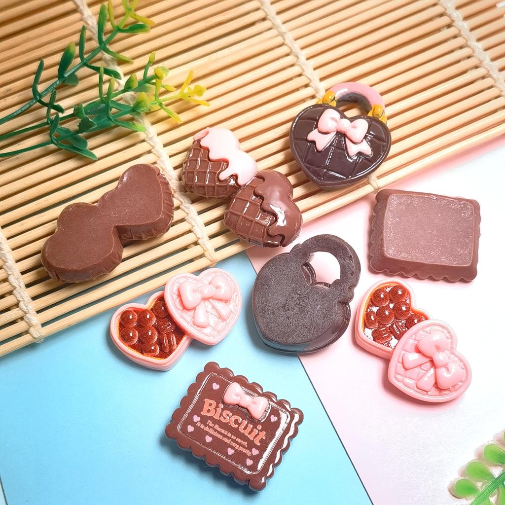 100pcs New Mini Resin Chocolate Sweet Heart Valentine Day Food Play Flatback Cabochon for Phone DIY Hair Bows Decor Accessories