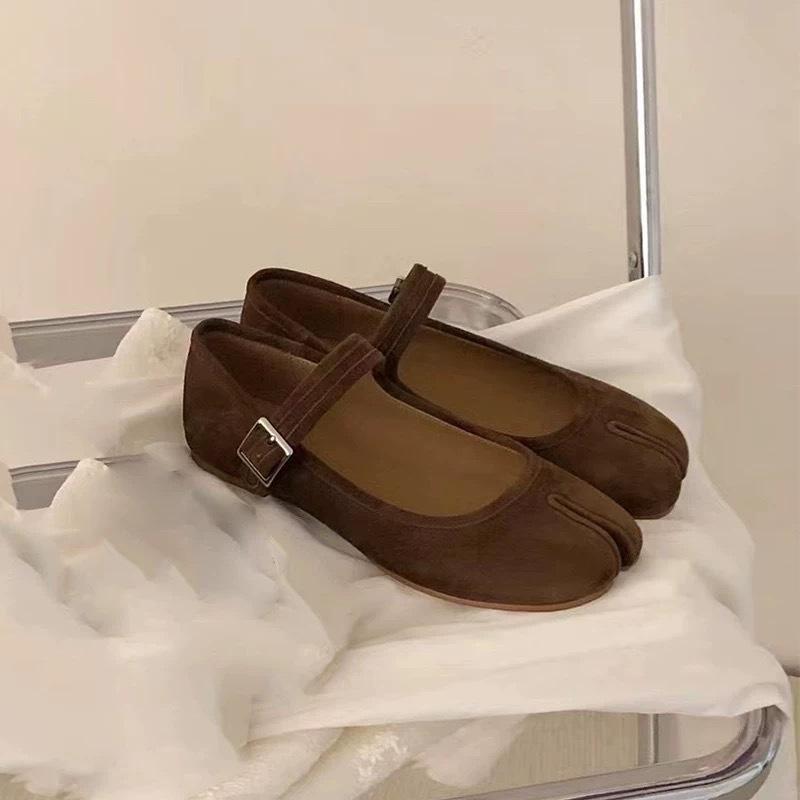 Leather suede niche pig's trotters split-toe single shoes women's 2025 spring versatile flat bottom shallow mouth one-word belt Mary Jane shoes