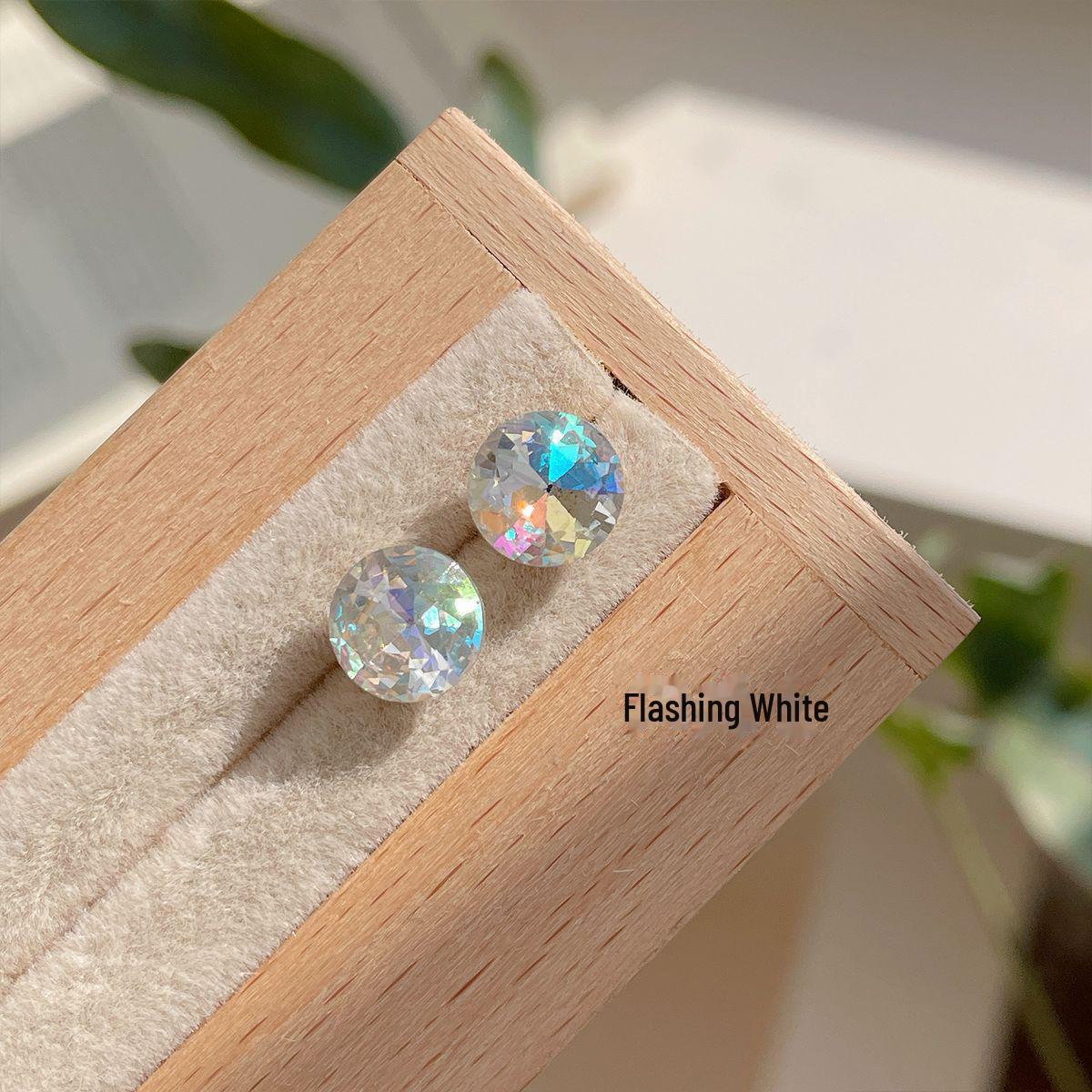 

Красочные 8-миллиметровые серьги Huazi для женщин со сверкающими цирконовыми гвоздиками — милые, стильные и уникальные повседневные аксессуары.