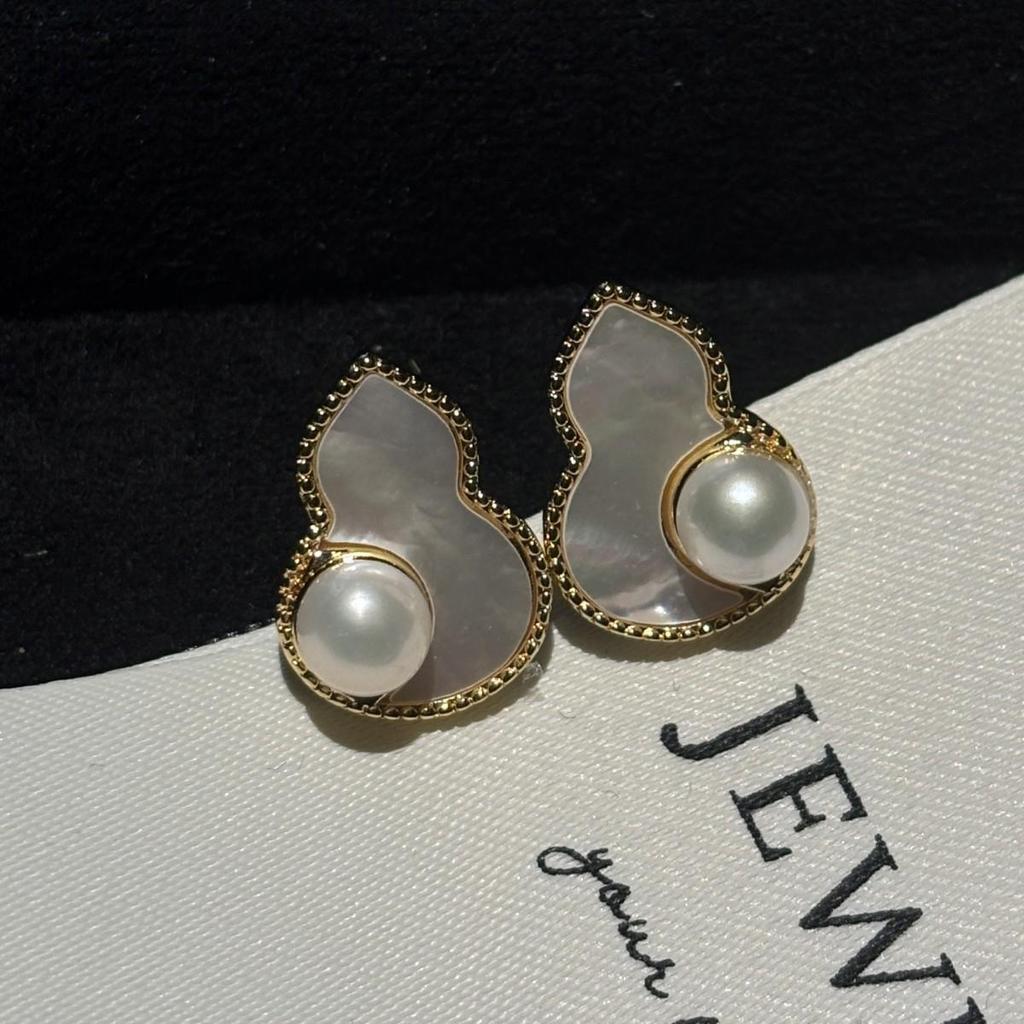 S925 Sterling Silver Earrings with Gentle Gourd Design and 6mm Freshwater Pearls