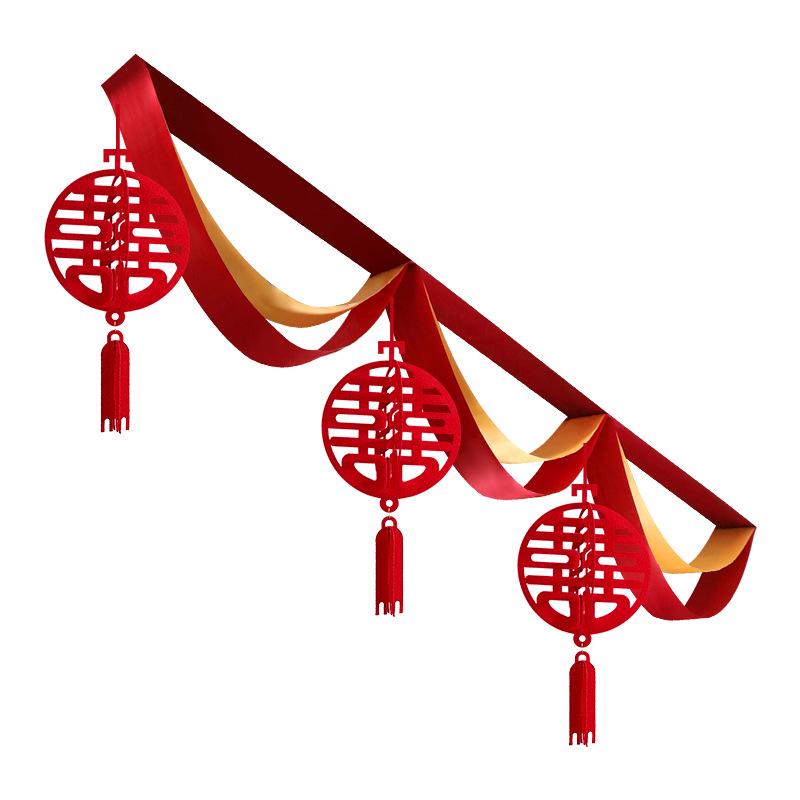 Outdoor Wedding Decor: Pull Flowers, Wave Flags, Ribbons, and Banners for Stairs and Yard