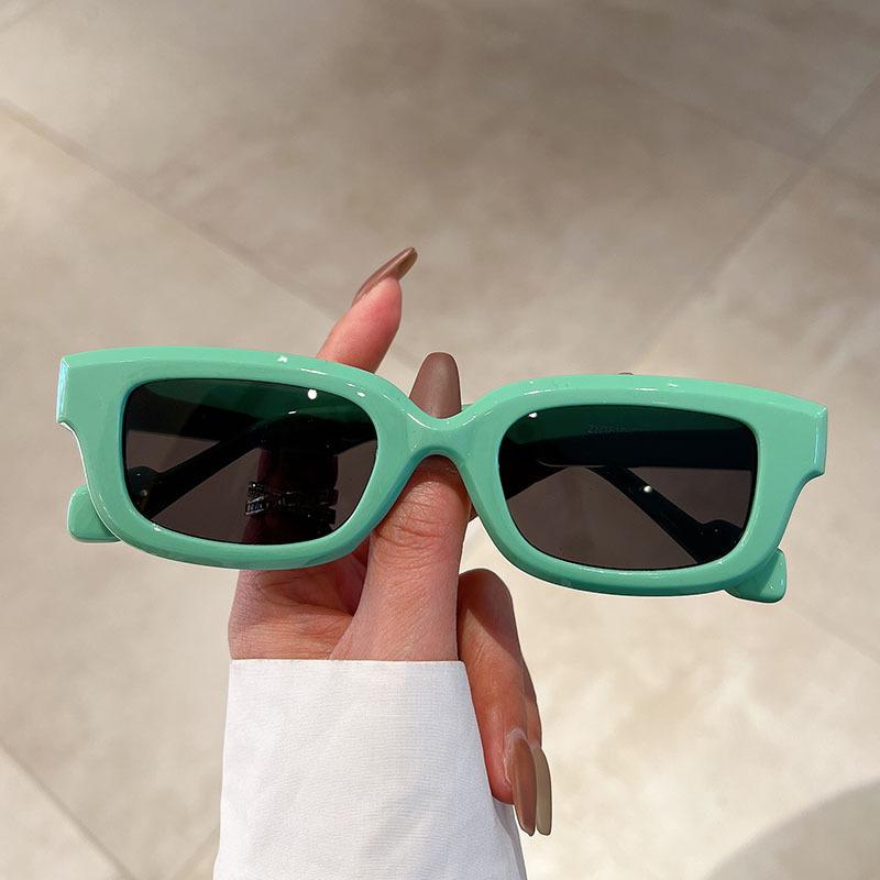 Trendy square personalized sunglasses, street shot concave shape, small face, high-end sunglasses