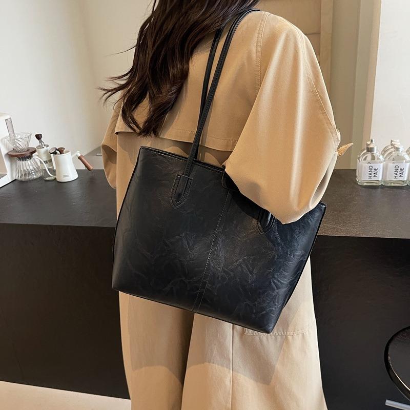 Retro Fashion Tote Bag Women's New Commuting Large Capacity Shoulder Bag Casual Armpit Bag