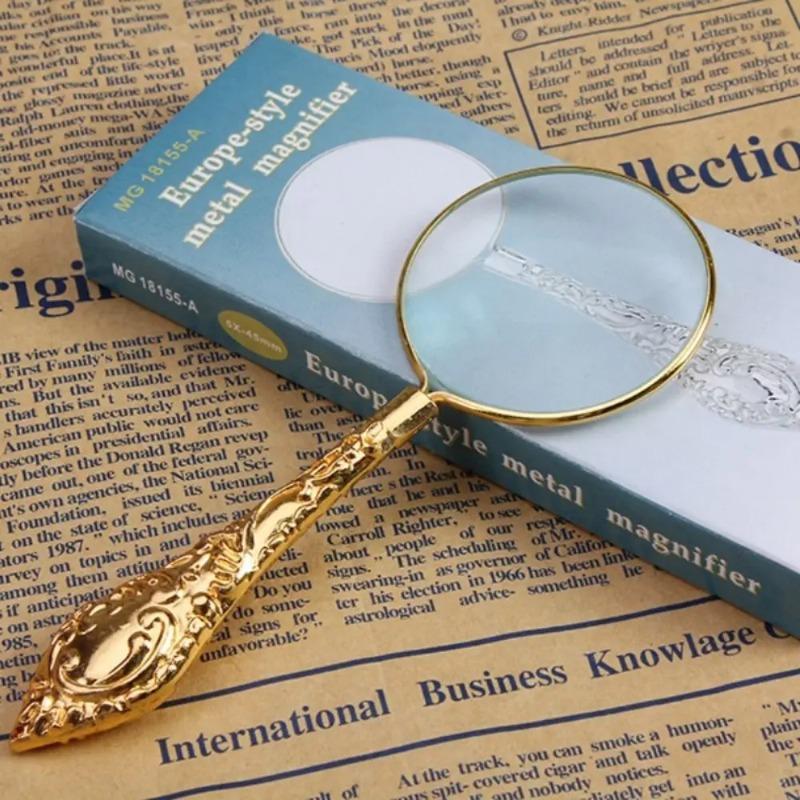 Magnifying Glass with Handheld Portable Tools for Seniors Reading and With Exquisite Patterned Handles European Style