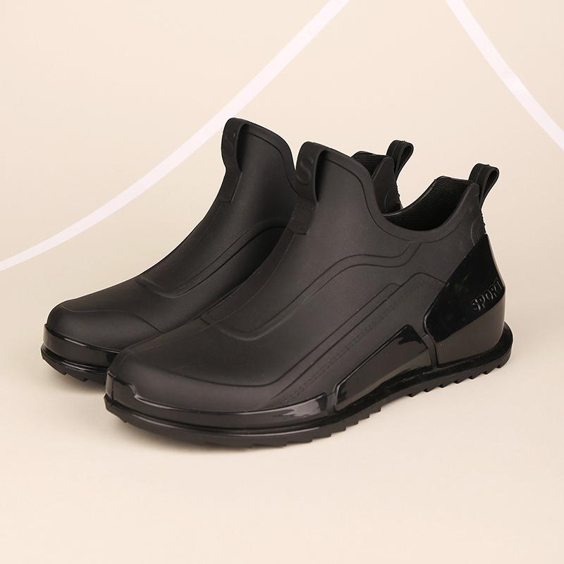 Men's Short Water Shoes Low-top Fashion Rain Shoes Rain Boots Light Mouth Non-slip Rubber Shoes Outdoor Water Boots Increase Height