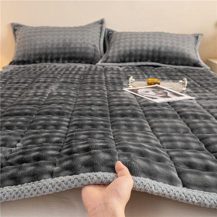 G5Z Winter Rabbit Plush Bed Sheet - Warm Velvet Mattress Blanket for Dorms