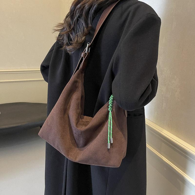 Autumn and Winter Large-capacity Commuting Shoulder Bag Women's 2025 New Retro Underarm Tote Bag Premium Sense