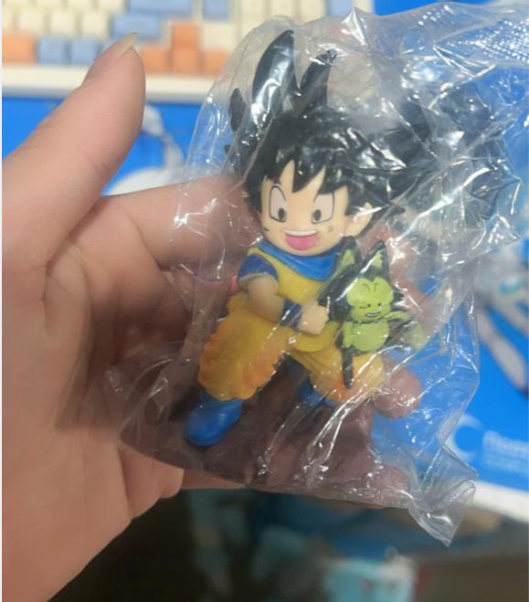 Figure Child Goku Figures Goku Embrace Pura Yamcha Anime Model Pvc Collection Desk Decoration Statue Toy Gifts