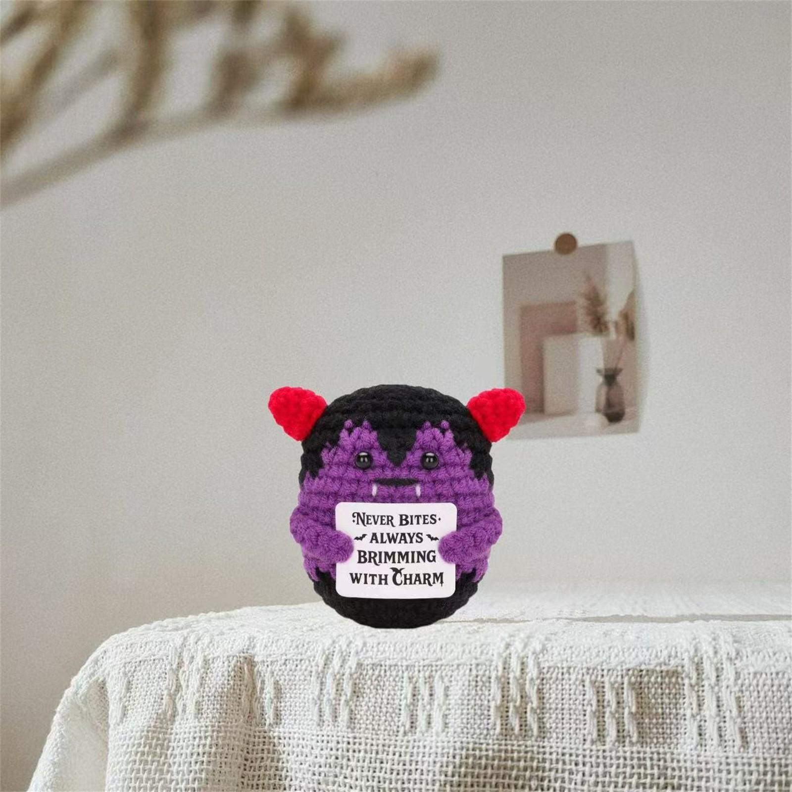 

Вязаные крючком мопсы активно представляют шерстяные куклы в качестве подарков One Size фиолетовый