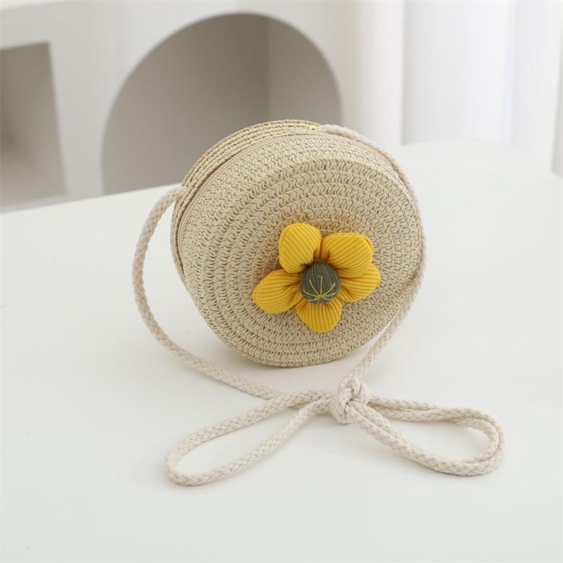 Children's Straw Woven Crossbody Bag - Small Girl's Phone and Coin Purse for Summer Outings and Seaside Trips