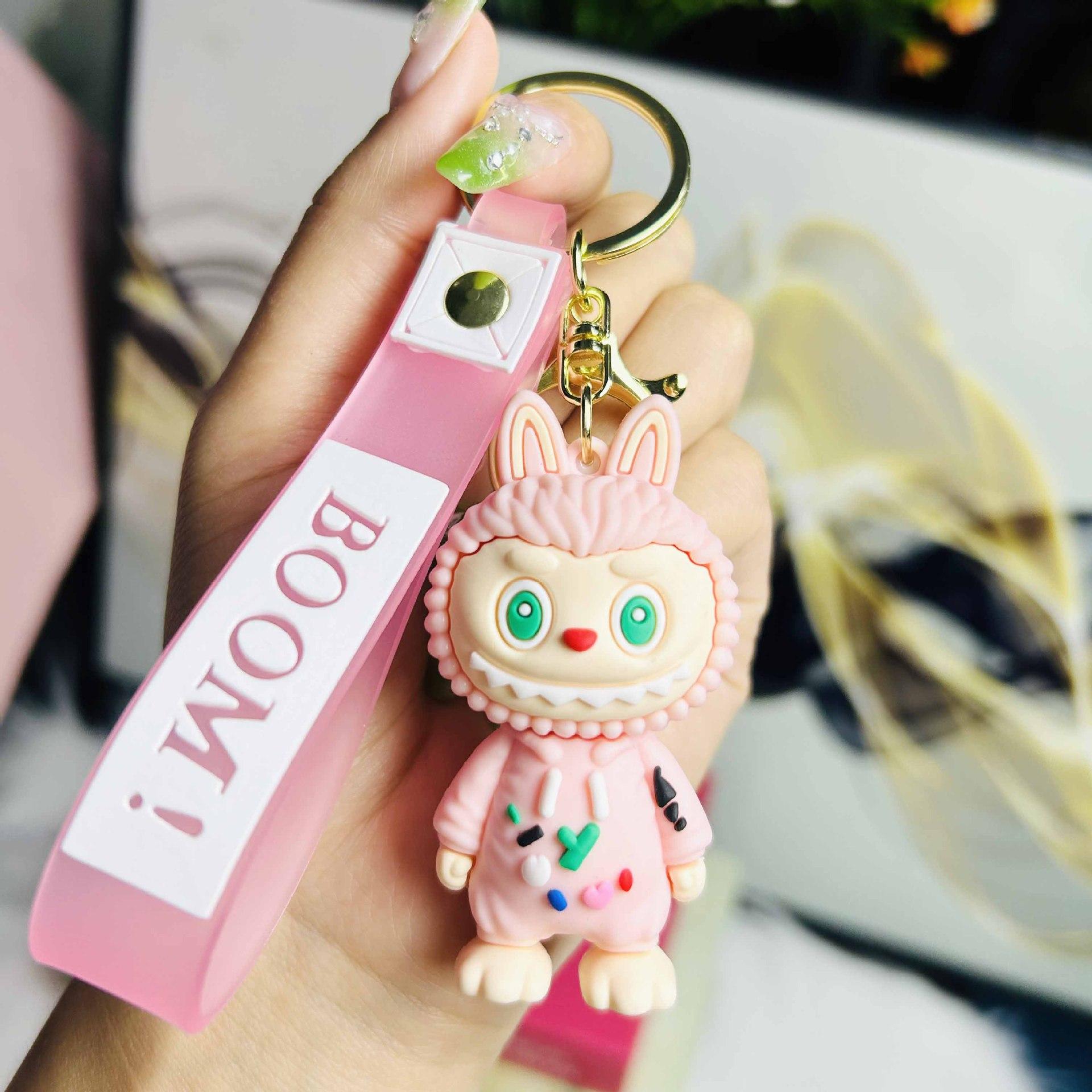 

Большая пижама, Брелок в виде овечки, Сумка для пары в машину, Подвеска в виде кролика с выступающими зубами.