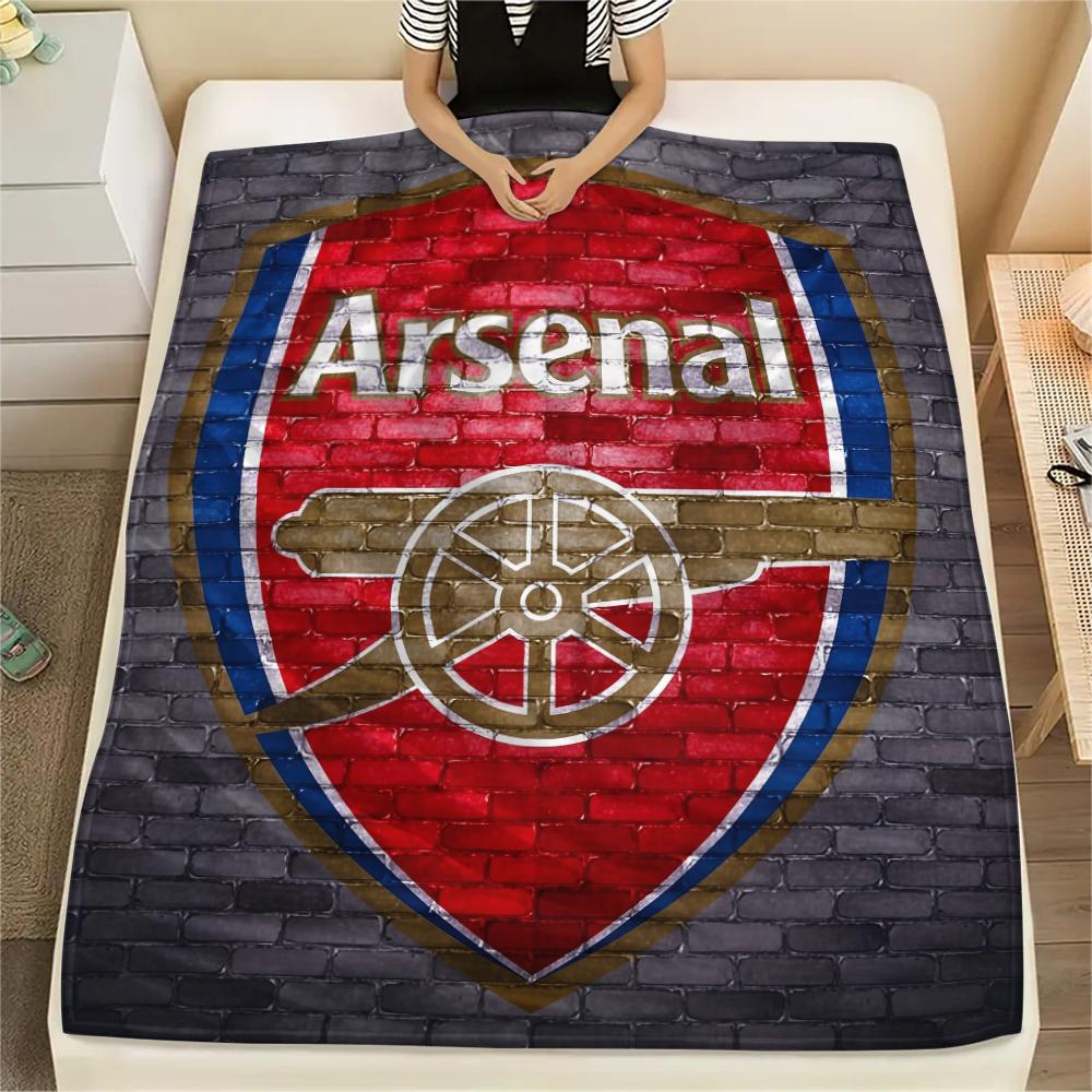 Klub Piłkarski Arsenal, Wzór Koc Flanelowy, Wysoka jakość, Wygodny na Wszystkie Pory Roku, Wystrój Domu, Ciepło i Komfort, Idealny na Prezenty.
