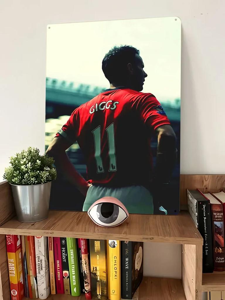 Ryan Giggs Man Utd Football Player Metal Poster Home Decor Items Customized Metal Tin Signs for Wall Art Decoration Retro Room