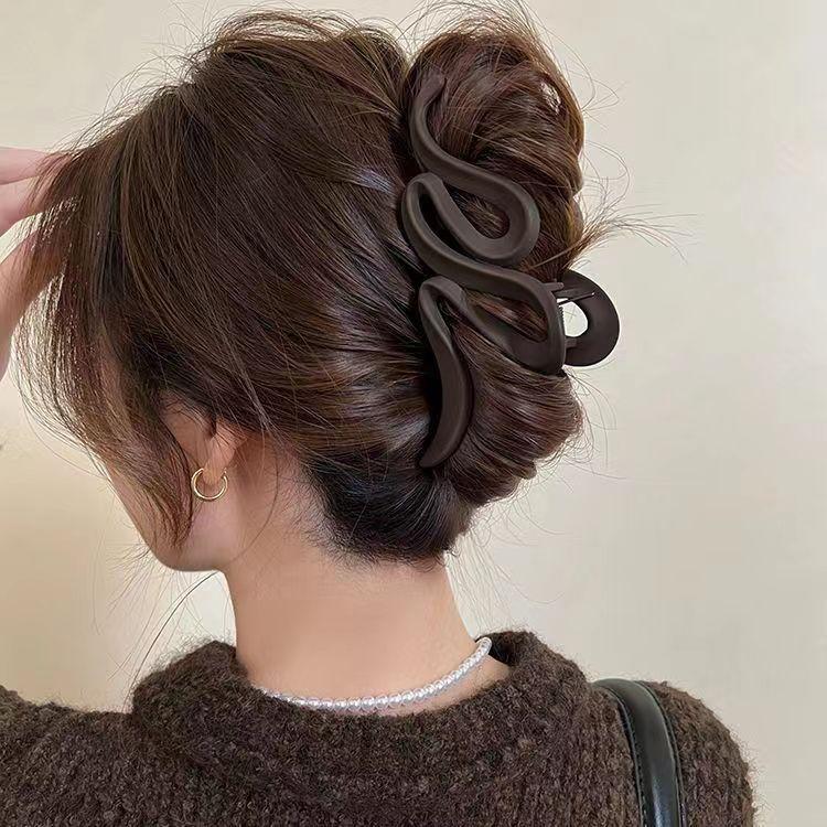 New Large Acrylic Frosted Hair Claw for Women Girls Hairpin Matte Wave Hair Claw Clip Hair Accessories Girls Headwear
