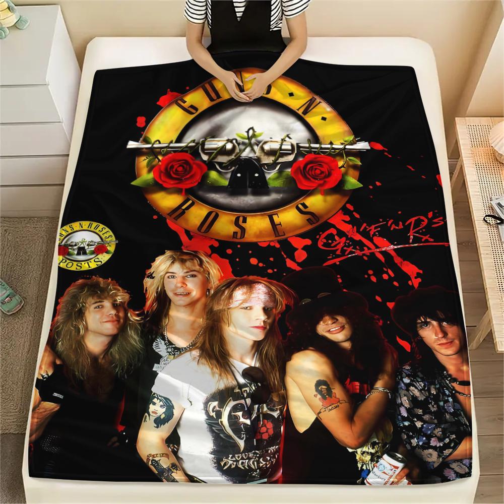 1Pc Guns&Roses Print Flannel Blanket, High quality Comfortable for All Seasons, Home Decor, Warmth and Comfort, Perfect for Gifts