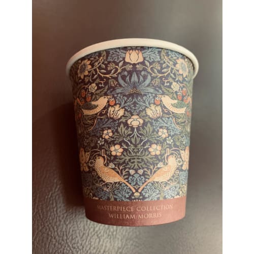 Set of 40 200ml Disposable Paper Cups with a Stylish Retro Classic Design for Cafes