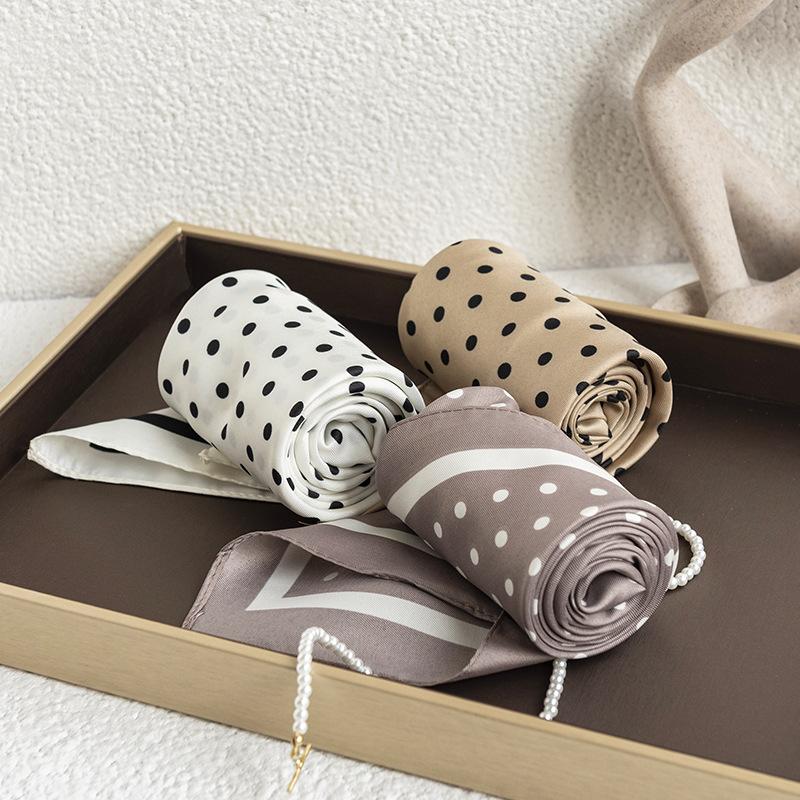 2024 Vår og Høst Tynt Fransk Beige Prikkete Skjerf Dames Firkantskjerf Sjal Ytre Dekorasjon Allsidig Skjerf