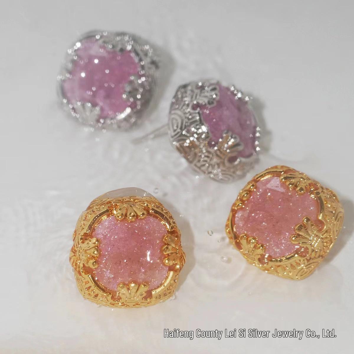 

Retro Pink Zircon Gold-Plated Stud Earrings: 2024 Hot Style Rose Window Design for Women розовый цвет-серебро