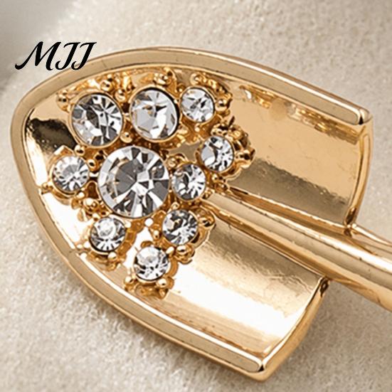 Oxidation Resistant Pin Mini Rhinestone Shovel Brooch, Men Women Golden Lapel Pin, Accessory Decorative Badge Jewelry for Clothes Bag Hat Scarf