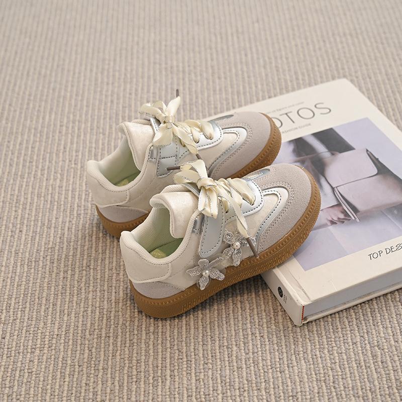 Girls' moral training shoes, children's sports board shoes 2025 spring and autumn new baby older children silver ballet style