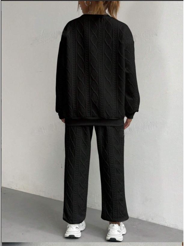 Γυναικείο Σετ Δύο Τεμαχίων με Πλεκτή Καλωδιακή Επένδυση: Μπλούζα Μακρυμάνικη με Στρογγυλή Λαιμόκοψη & Παντελόνι με Μανσέτες