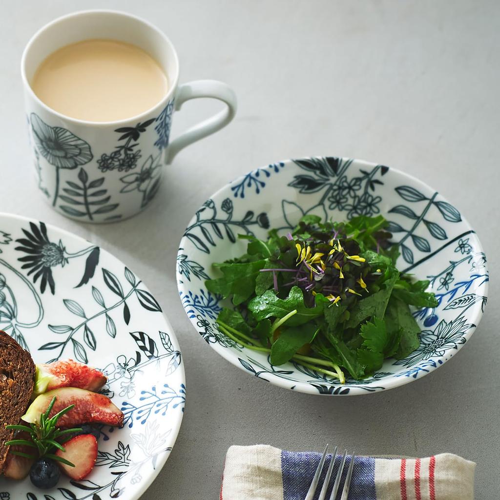 Aito Seisakusho [Blumenmuster] Leichter 23 cm Café-Teller, Teller, Salatschüssel und Becher, 3-teiliges Geschenkset für eine Person, Mino-Keramik, Spülmaschinen- und