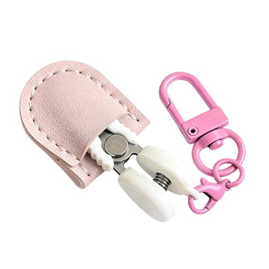 Portable Mini Scissors Keychain Carabiner Design Miniature Cutting Tool for Sewing Travel Ultra Sharp Small Snips for Threads And Tags