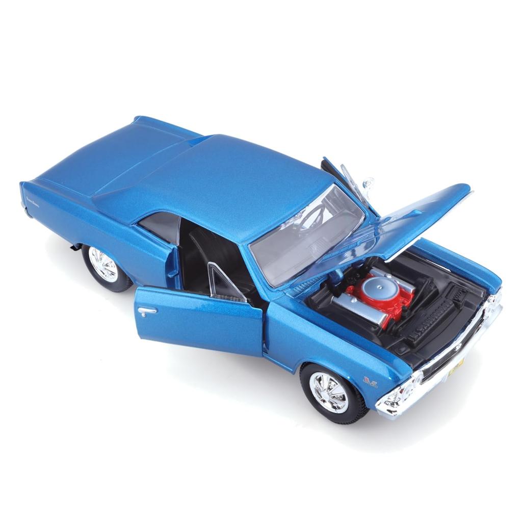 Maisto 1/24 scale diecast model of the 1966 Chevrolet Chevelle SS 396 in blue (product number 31960 BU)