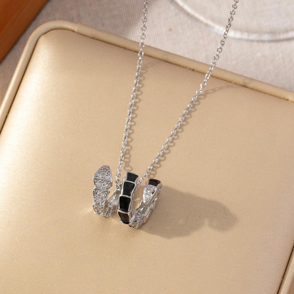 Micro Paved Titanium Steel Cross Pendant Necklace For Women Stylish Versatile Delicate Collarbone Chain