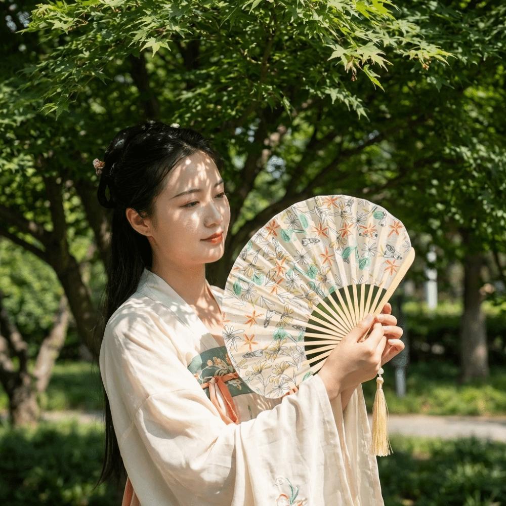 Decorative Retro Mini Shell Fan Portable Lightweight Folding Hand Fan with Tassel Chinese Style Fan For Women